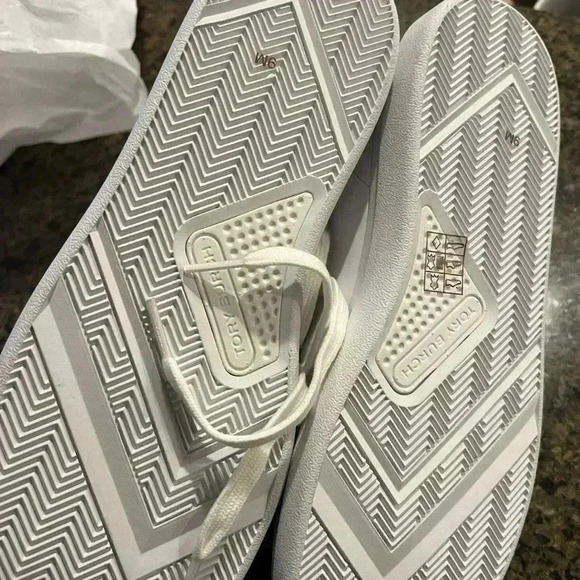 Tory Burch Howell Court Sneaker Titanium White/Petunia (pink) NWOT size 9 - Picture 2 of 7